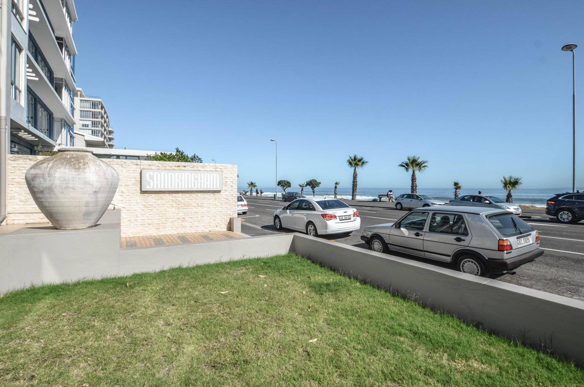 29 Sandringham Mouille Point *